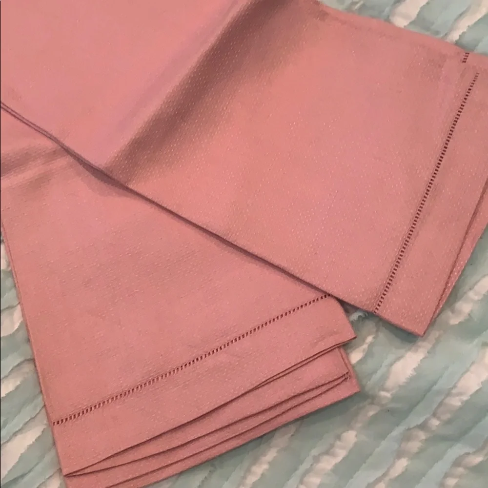 NWOT Linen Set of 2 Hand Towels